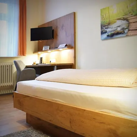 祖尔克朗旅馆 2*