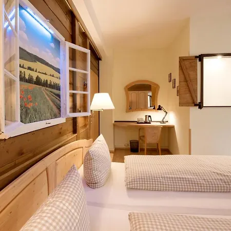 祖尔克朗旅馆 2*