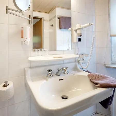 祖尔克朗旅馆 2*