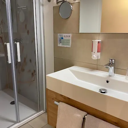 Gasthof Zur Krone Hotell 2*