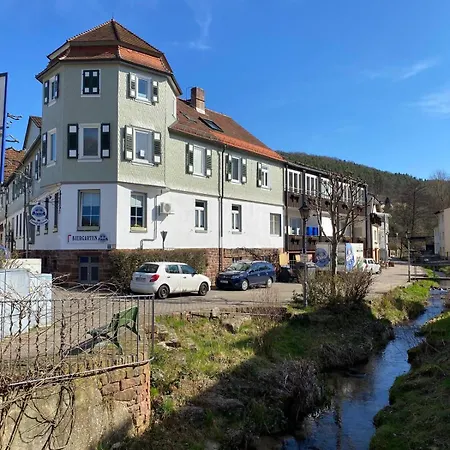 祖尔克朗旅馆 2*